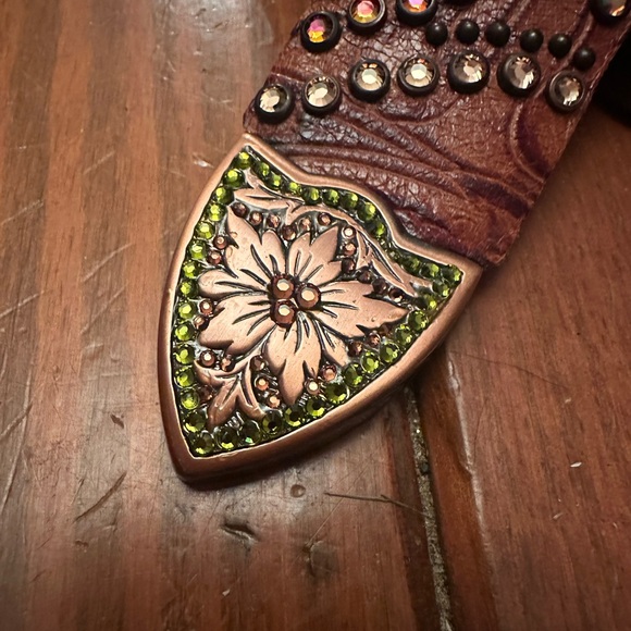 EUC Kippys Swarovski Belt
